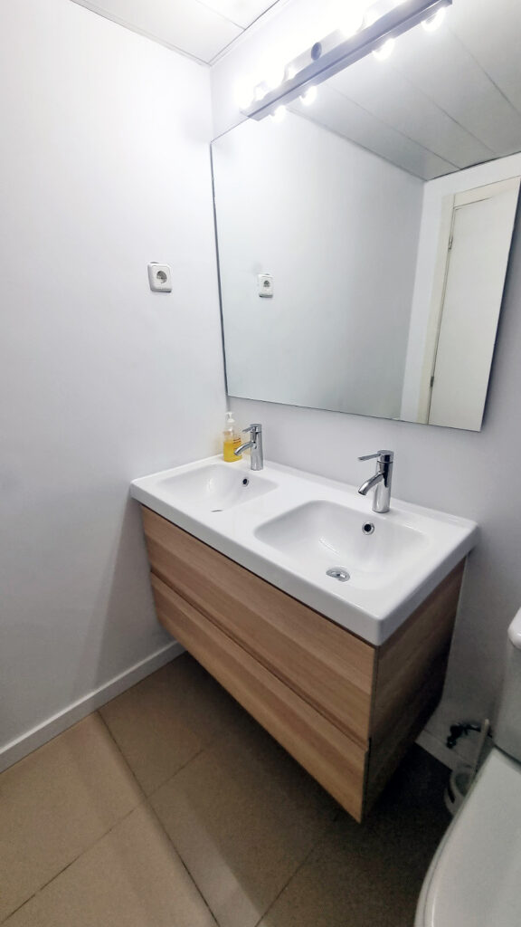 14 bathroom master bedroom 1 Pallars